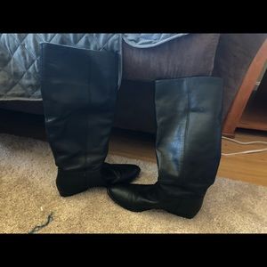 Women’s leather boots